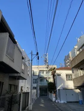 AAビルの外観