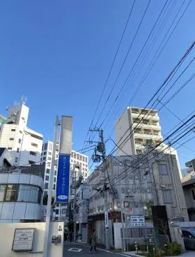 AAビルの外観