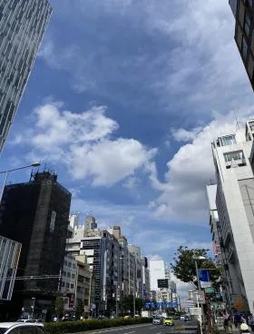 秋月ビルの外観