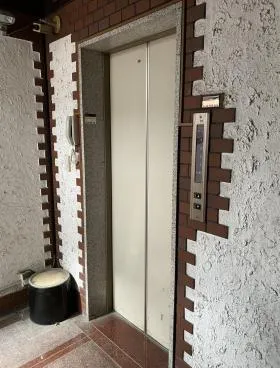4DSビルの外観