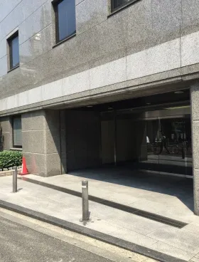 ハークス六本木ビルの外観