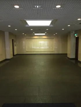 ハークス六本木ビルの外観