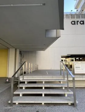 青山タワーアネックスビルの外観