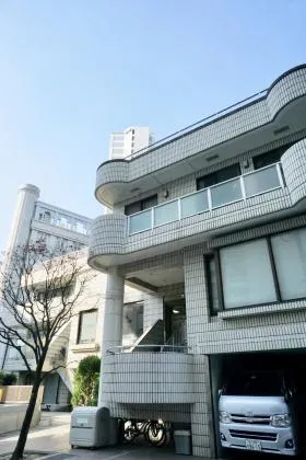 CSビルの外観