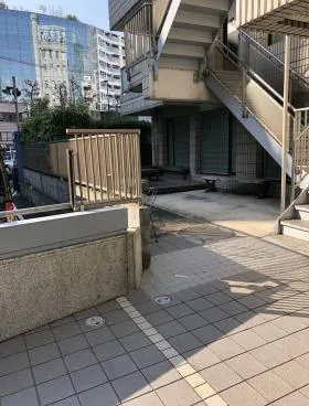 CSビルの外観