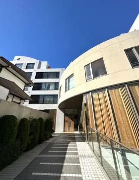 KDXレジデンス南青山ビルの外観