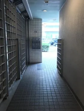 青山アルファビルの外観