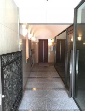 八丁堀鈴らん通りビルの外観