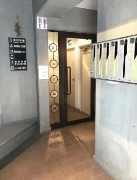 カガヤビルの外観