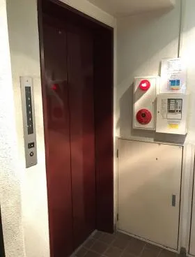 カガヤビルの外観