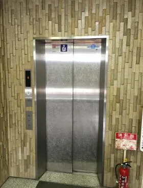 開成ビルの外観