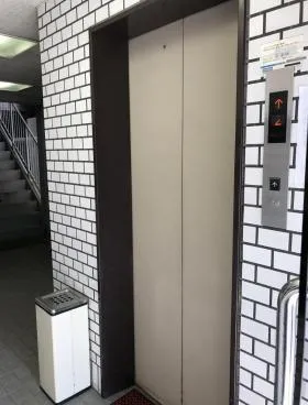コバキンビルの外観
