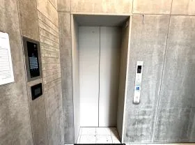 コエル渋谷青山通りの外観