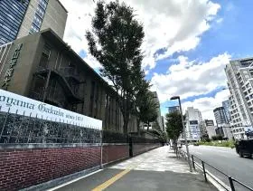 青山学院大学を通過する