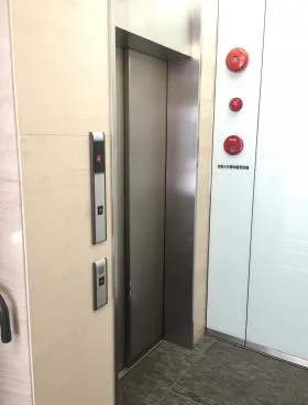 井門八重洲通りビルの外観
