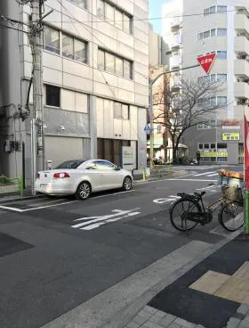 赤札屋ビルの外観