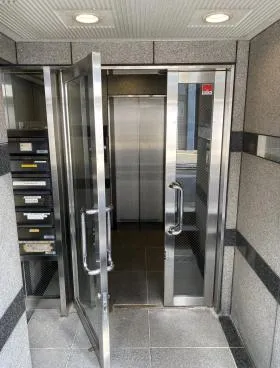 茅場町光ビルの外観