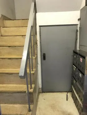 平和ビルの外観
