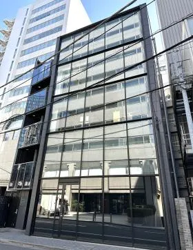 青山江崎ビルの外観