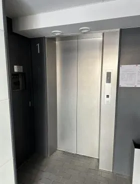 青山江崎ビルの外観
