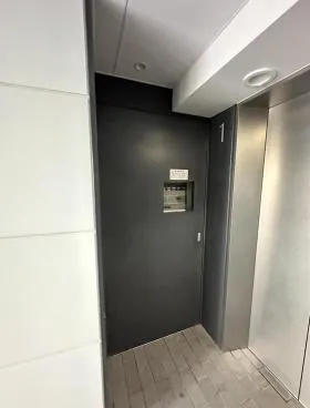 青山江崎ビルの外観