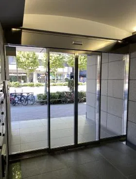 茅場町駅前ビルの外観