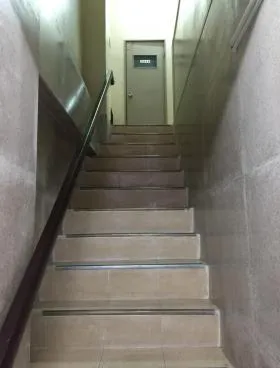 高田ビルの外観