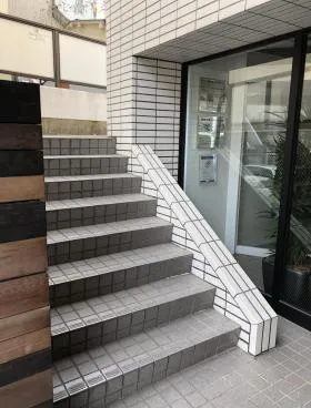 松井高輪ビルの外観