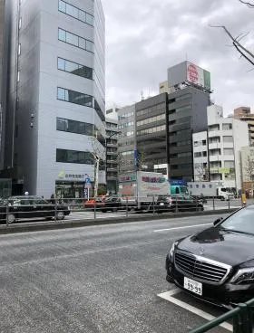 紅萌ビルの外観