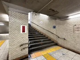出入口3を目指す