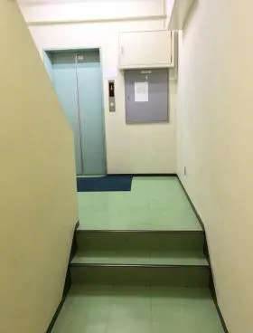 日原ビルの外観