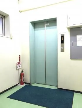 日原ビルの外観