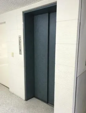 LBビルの外観