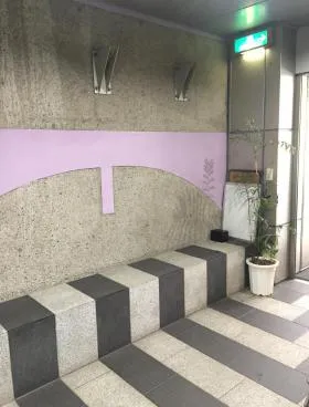 MICビルの外観