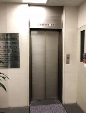兜町MOCビルの外観