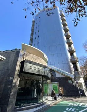 医療モール(表参道千代田内)ビルの外観