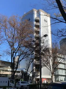 医療モール(表参道千代田内)ビルの外観