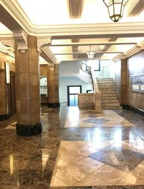 日証館ビルの外観