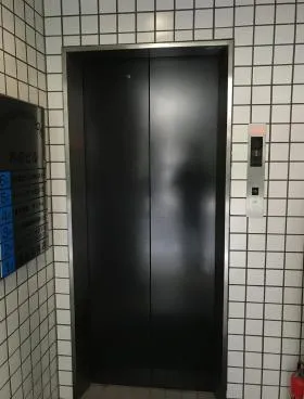 内田ビルの外観