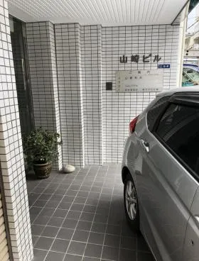 新川山崎ビルの外観
