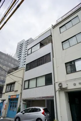 新川山崎ビルの外観