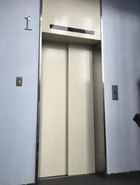 浪商ビルの外観