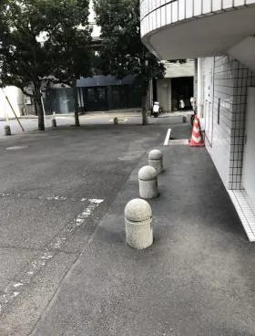 秀和新川アネックスビルの外観