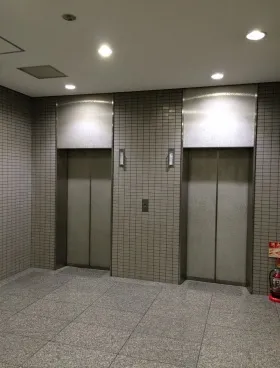 フロンティア御成門(NP御成門)ビルの外観