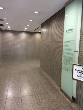 フロンティア御成門(NP御成門)ビルの外観
