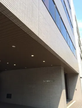 フロンティア御成門(NP御成門)ビルの外観