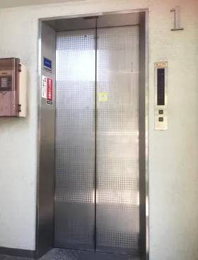 高野ビルの外観