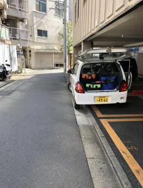 ステップ青山ビルの外観