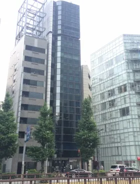 ワイ・エヌ銀座ビルの外観