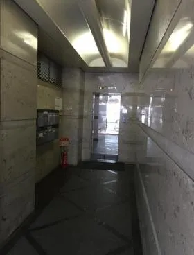 ワイ・エヌ銀座ビルの外観